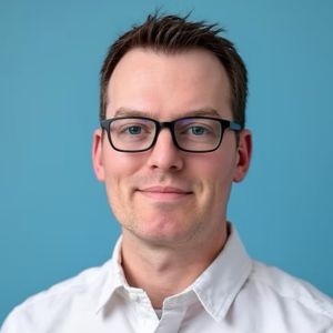 Dr James Ellis